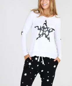 3RD STORY Tops Leopard Star Tee | White | 3RD7