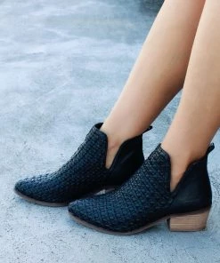 Human Jaxs Leather Woven Boots | Black | HS18