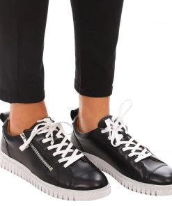 EOS Clarence Leather Sneaker - Black