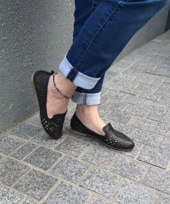 Mago New Arrivals Eornum Flat | Black | MG1