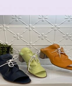 SOA Collar Heel | Navy | SA1