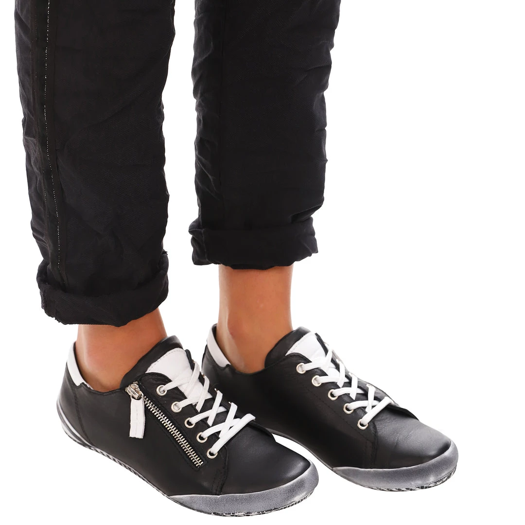 Rilassare Tess Flat Sneaker - Black White Shoes 2 Rilassare Tess Flat Sneaker - Black White Shoes