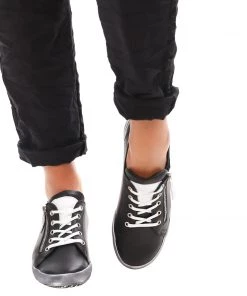 Rilassare Tess Flat Sneaker - Black White Shoes 6 Rilassare Tess Flat Sneaker - Black White Shoes