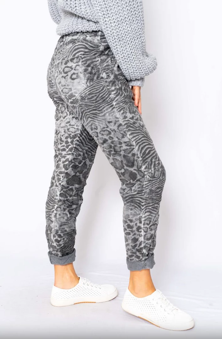 The Italian Closet Lucia Zebra Pants | Charcoal | TIC21 4 The Italian Closet Lucia Zebra Pants | Charcoal | TIC21