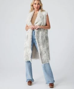 Talisman Wanderer Long Vest | Milk | T37