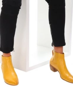 Django & Juliette Shoes Nevada Leather Ankle Boot | Yellow | DJ22