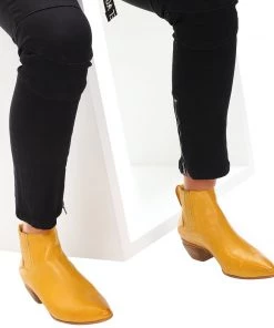 Django & Juliette Shoes Nevada Leather Ankle Boot | Yellow | DJ22
