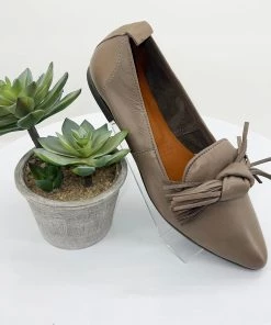 Bueno Shoes Bestie Bow Point Loafer | Dark Stone | BN14