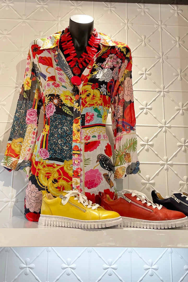 Cafe Latte Print Gette Collar Shirt | CL6 Tops 1 Cafe Latte Print Gette Collar Shirt | CL6 Tops