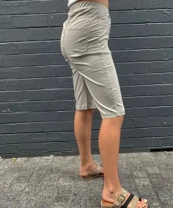 Maglia Clothing Capri Shorts - Stone - MAG12