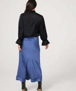 Brave & True Clothing Dakota Top | Black Satin | BT30