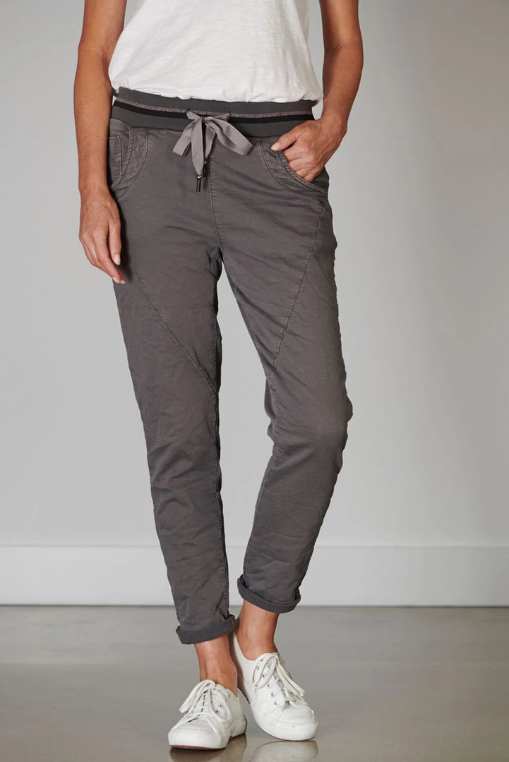 Italian Star Clothing Ralph Jogger Jeans | Coal | IS12 2 Italian Star Clothing Ralph Jogger Jeans | Coal | IS12