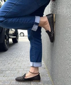 Mago New Arrivals Eornum Flat | Black | MG1