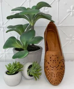 Mago Eornum Flat | Tan | MG1