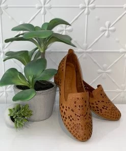 Mago Eornum Flat | Tan | MG1