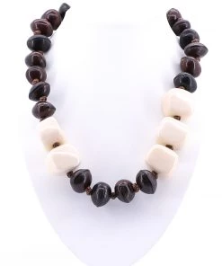 Stellar Rose Jewellery Tree Nut Necklace - Cream