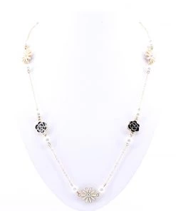 Stellar Rose Pearl Flower Pearl Necklace