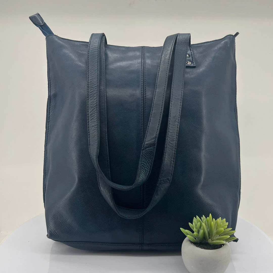Modapelle Scallop Large Leather Tote | Denim | ML42 2 Modapelle Scallop Large Leather Tote | Denim | ML42