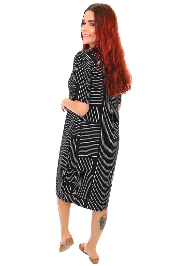 Vivid Crinkle Print Dress | Black White | V2s Dresses 4 Vivid Crinkle Print Dress | Black White | V2s Dresses