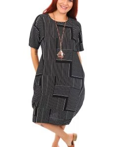 Vivid Crinkle Print Dress | Black White | V2s Dresses