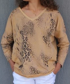 Cest Parfait Frayed Detail V Neck Top | Camel | CP13