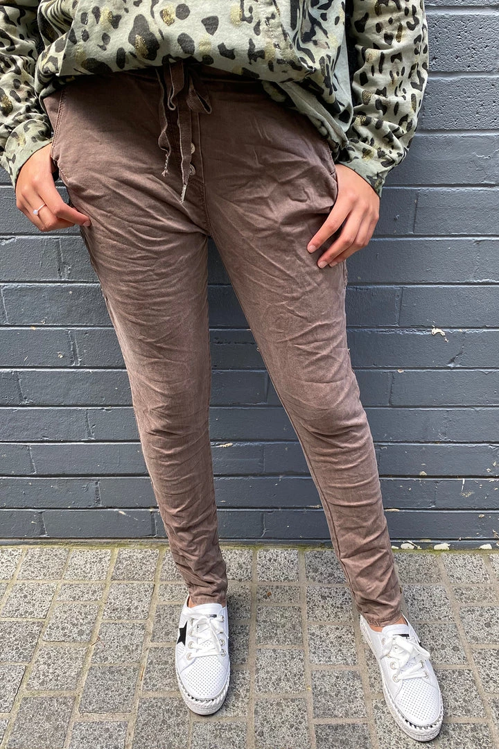Wednesday Lulu Pants Zip Cargo Jogger | Fango | WL12 1 Wednesday Lulu Pants Zip Cargo Jogger | Fango | WL12